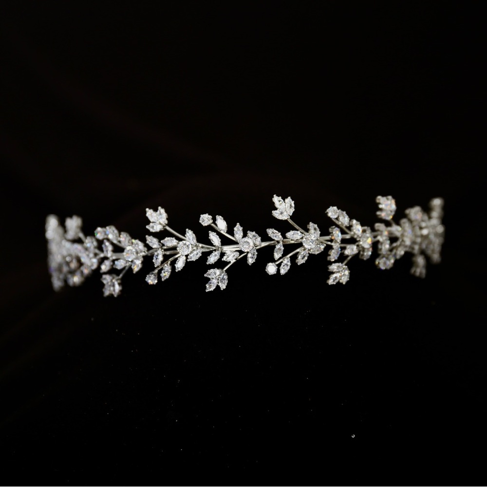 Head band with gorgeous studs